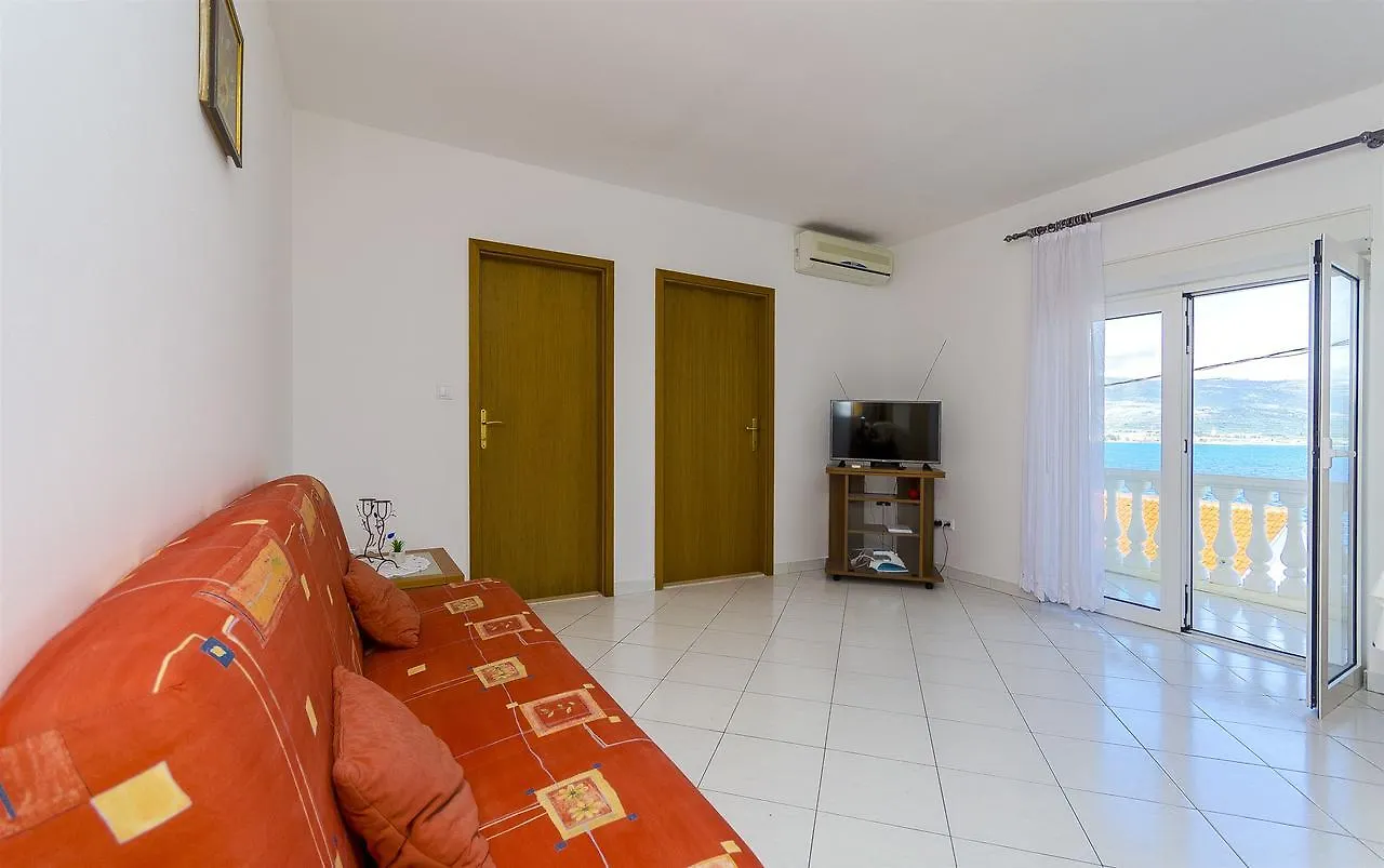 Apartments Krusica Trogir 0*,